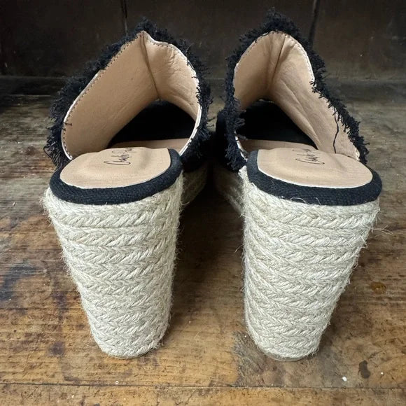 CHARLIE PAIGE ESPADRILLE WEDGE
